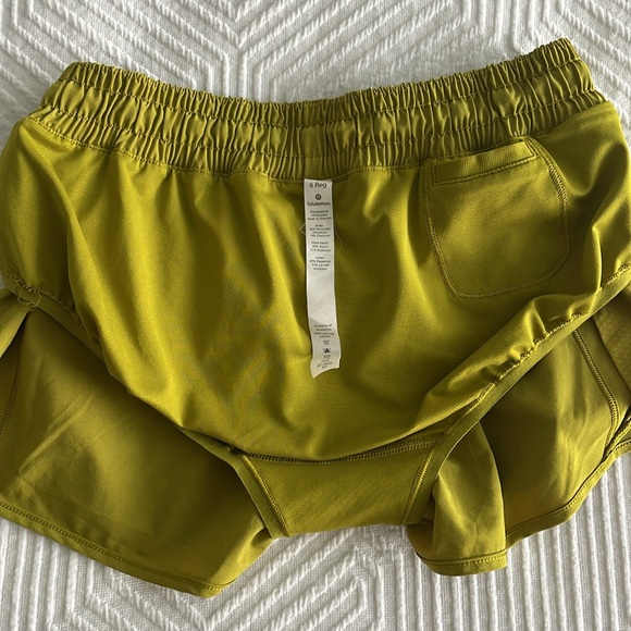 Lululemon shorts - Picture 4 of 5